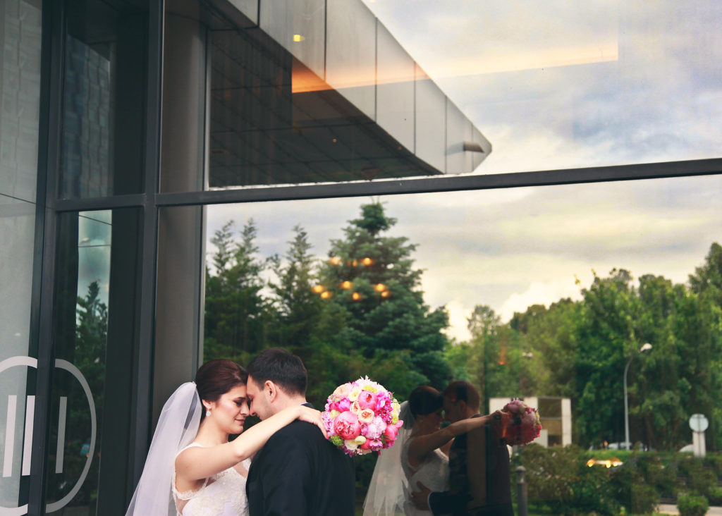 Hochzeitshooting im eigenen Garten in Muenchen