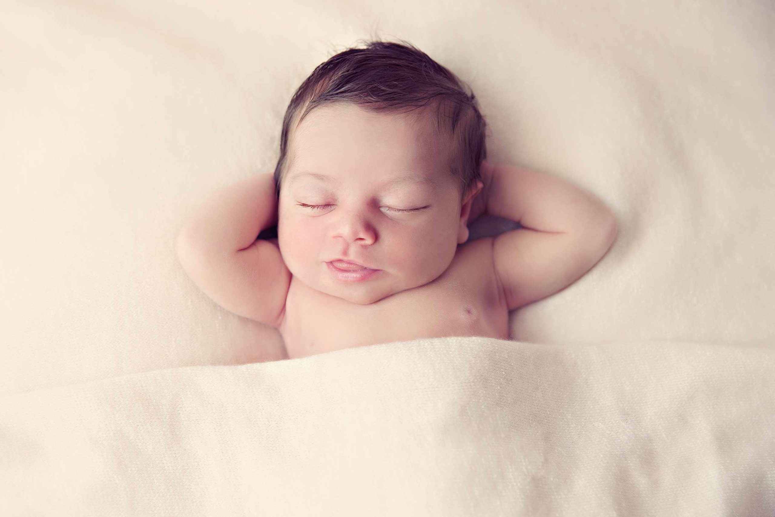 Baby Fotoshooting Neugeborene schlafen Baby Fotografin