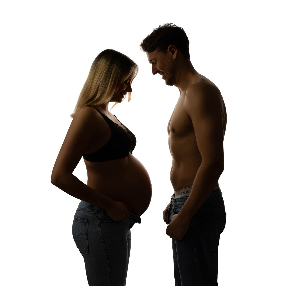 babybauch-fotos-minimalistisch-fotostudio-muenchen